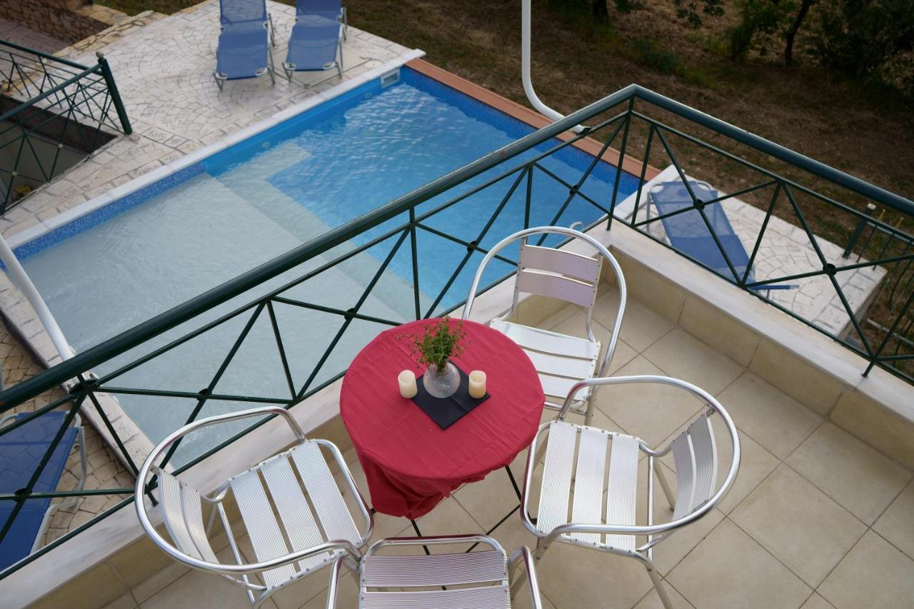 Semiramis Suites With Pool Kalamáta Buitenkant foto
