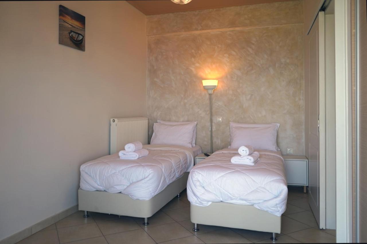 Semiramis Suites With Pool Kalamáta Buitenkant foto