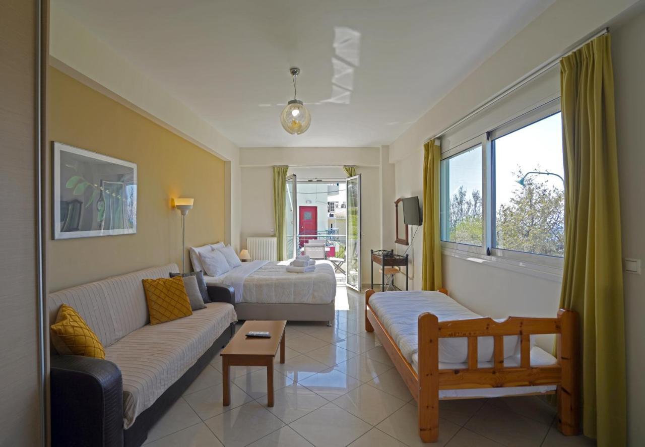 Semiramis Suites With Pool Kalamáta Buitenkant foto