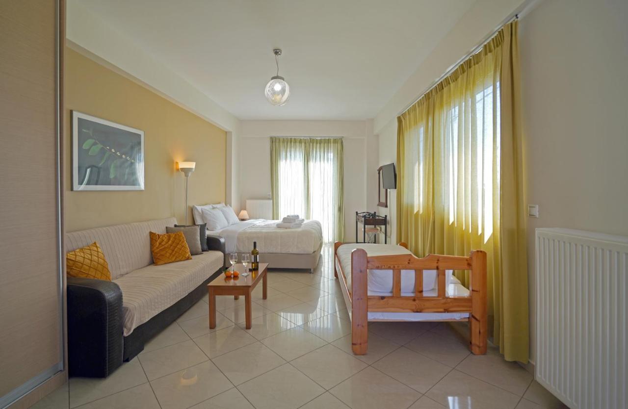 Semiramis Suites With Pool Kalamáta Buitenkant foto