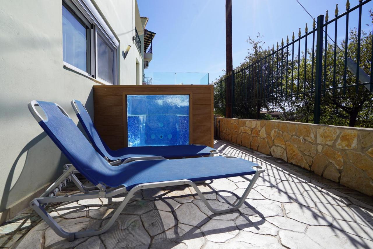 Semiramis Suites With Pool Kalamáta Buitenkant foto