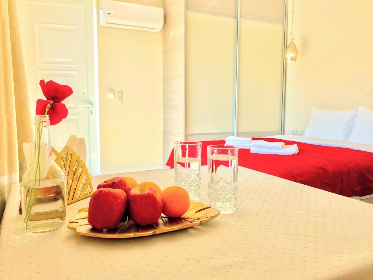 Semiramis Suites With Pool Kalamáta Buitenkant foto