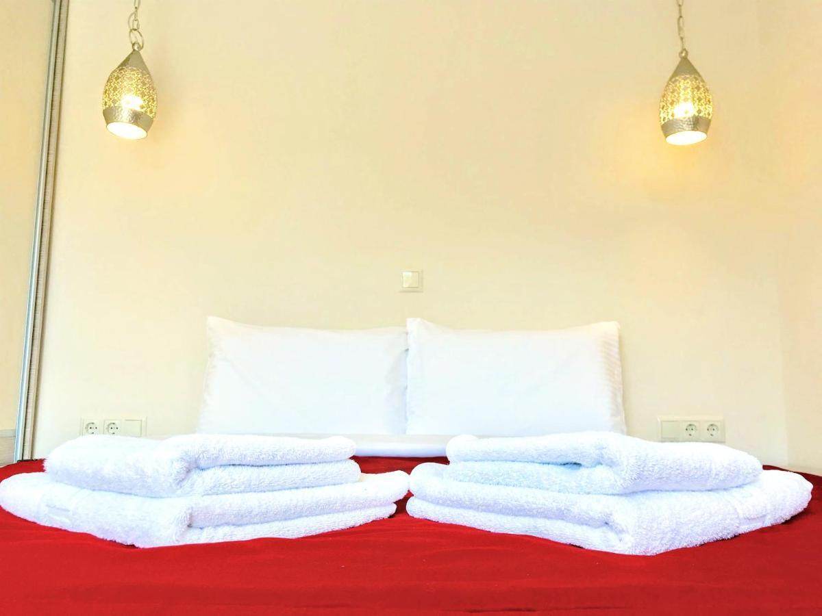 Semiramis Suites With Pool Kalamáta Buitenkant foto