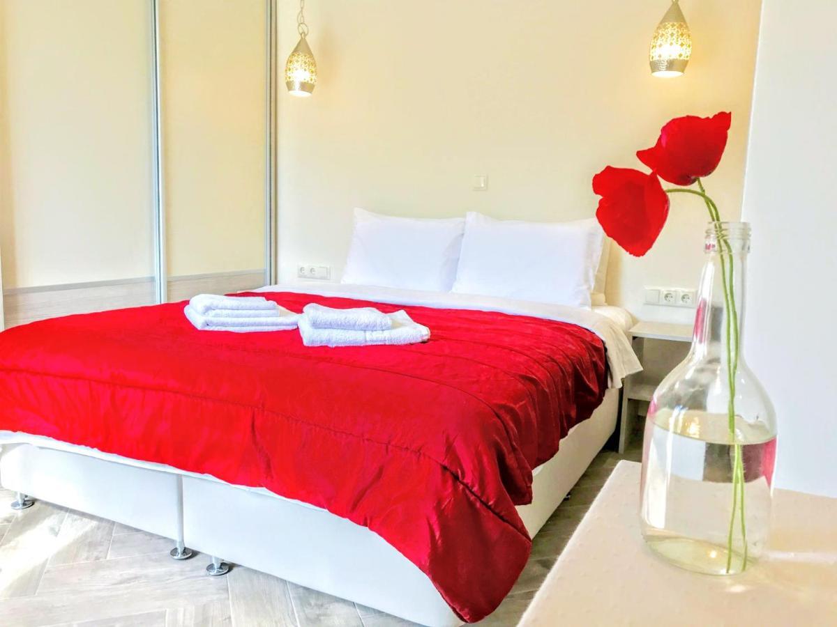Semiramis Suites With Pool Kalamáta Buitenkant foto